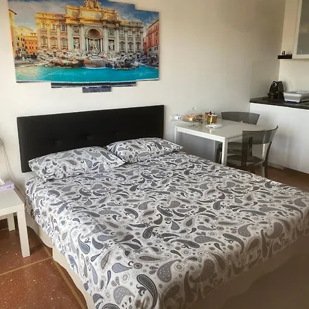 Cosy Loft Close To Saint Peter Square Διαμέρισμα